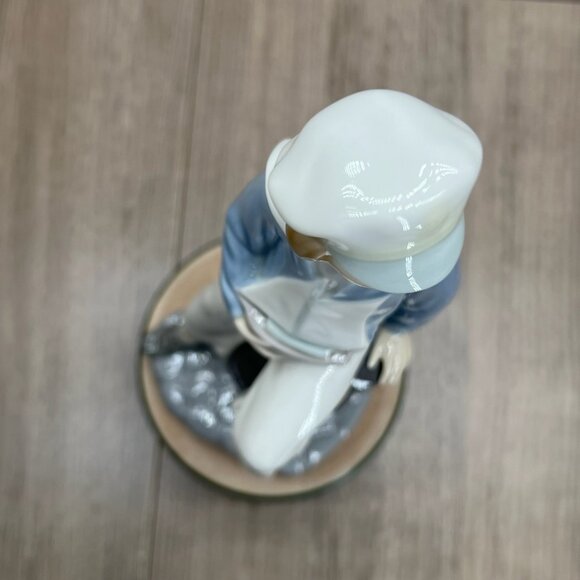 Vtg Lladro #4810 "Boy with Yacht" Glazed Porcelain Figurine Salvador Furió Blue - Picture 7 of 10